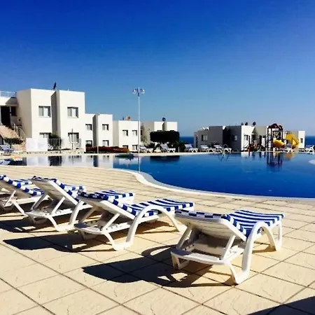 The Seaterra Reserve Penthouse With Mountains&seaviews And Rooftop Terrace