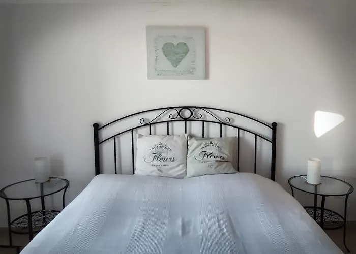 The Seaterra Reserve Penthouse With Mountains&seaviews And Rooftop Terrace Akanthou