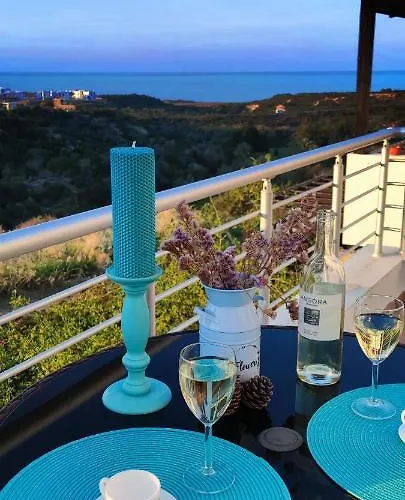 The Seaterra Reserve Penthouse With Mountains&seaviews And Rooftop Terrace